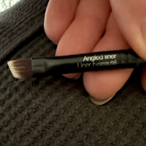 It Cosmetics and Sephora Rose Gold and Black Makeup Brush Trio - Picture 3 of 7